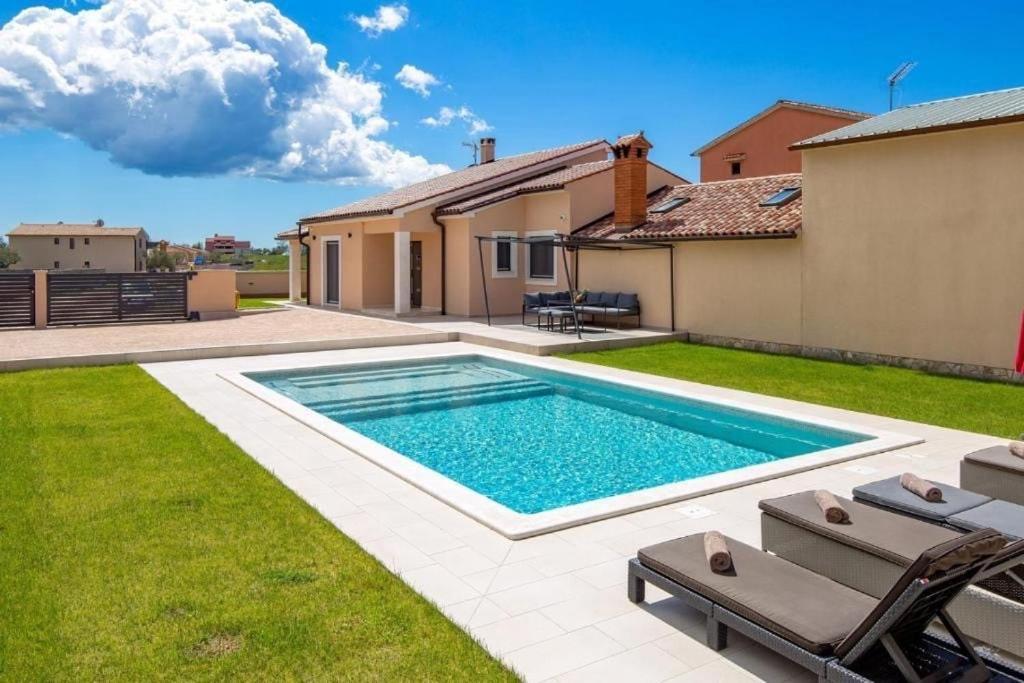 Vila Jessica Bibici